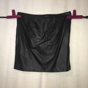 🔥FLASH SALE🔥  NEWPORT NEWS BLACK LEATHER SKIRT